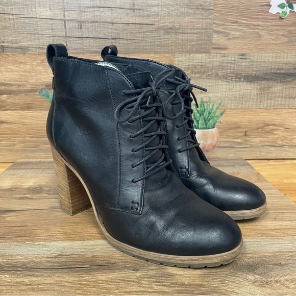 Madewell Shoes - Madewell 1937 Prairie Lace Up Bootie Sz 8 Black Leather Chunky Lug Sole